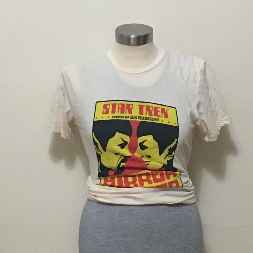 NWOT Star Trek Graphic T-shirt size small - Picture 5 of 5
